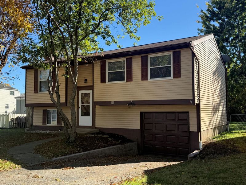6673 Centennial Drive, Reynoldsburg, OH 43068 Photo 2