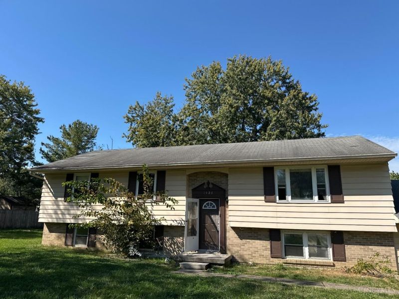 1526 Rolling Knoll Drive, Goshen Township, OH 45140 Photo 2