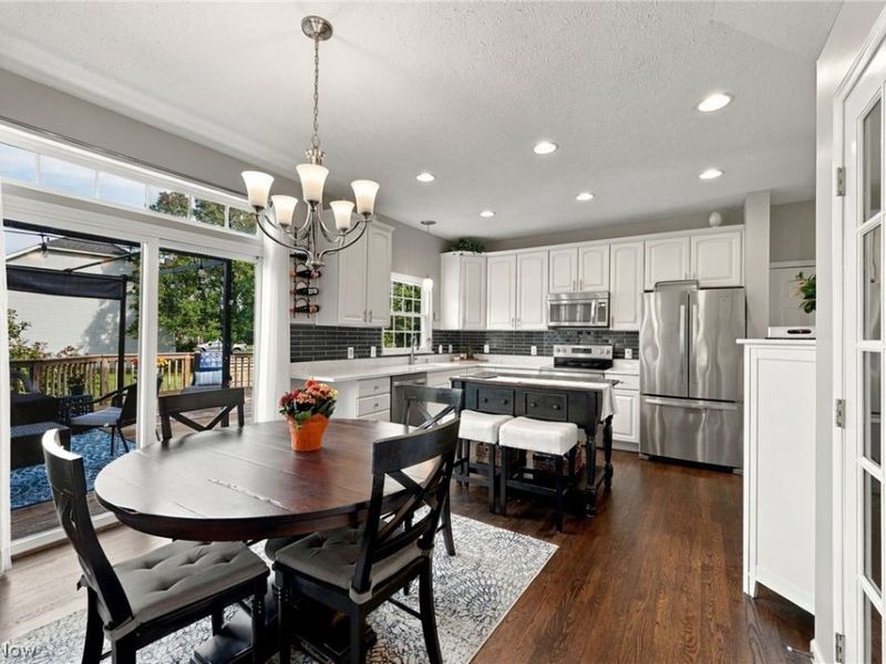 39280 Camelot Way , Avon, OH 44011 Photo 2