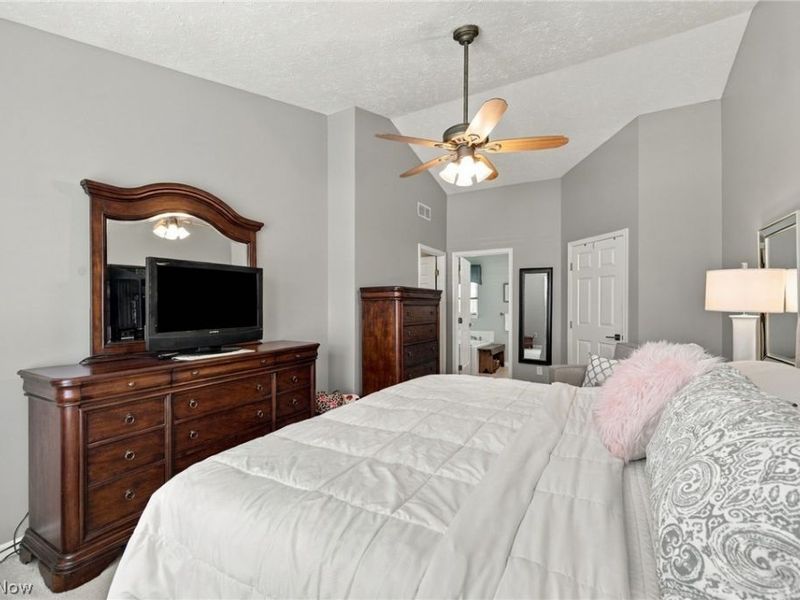 39280 Camelot Way , Avon, OH 44011 Photo 32