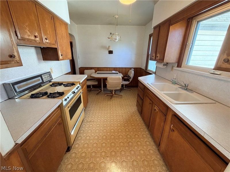 4581 E 49th Street , Cuyahoga Heights, OH 44125 Photo 10