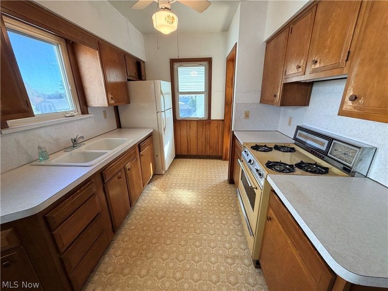 4581 E 49th Street , Cuyahoga Heights, OH 44125 Photo 11