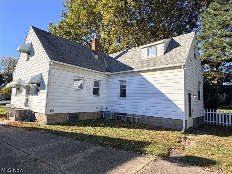 4581 E 49th Street , Cuyahoga Heights, OH 44125 Photo 2