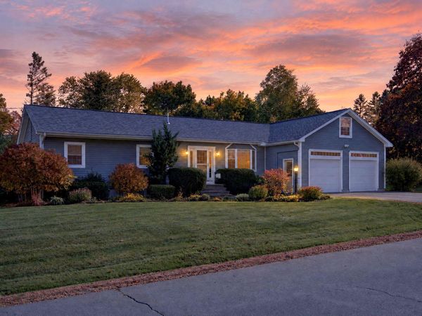 15 Coolidge Avenue , Hampden, ME 04444