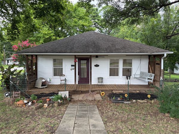 301 E Ada Street , Wilburton, OK 74578