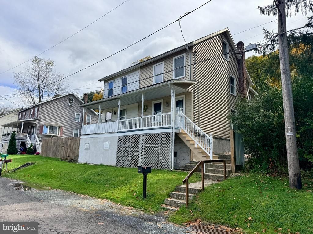 209 YARD STREET , NESQUEHONING, PA 18240