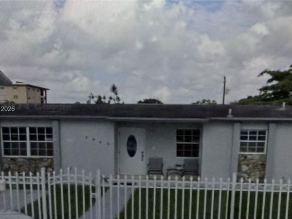 3840 SW 88th Ct , Miami, FL 33165