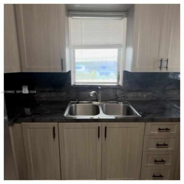 1051 SW 11th Ave , Miami, FL 33130 Photo