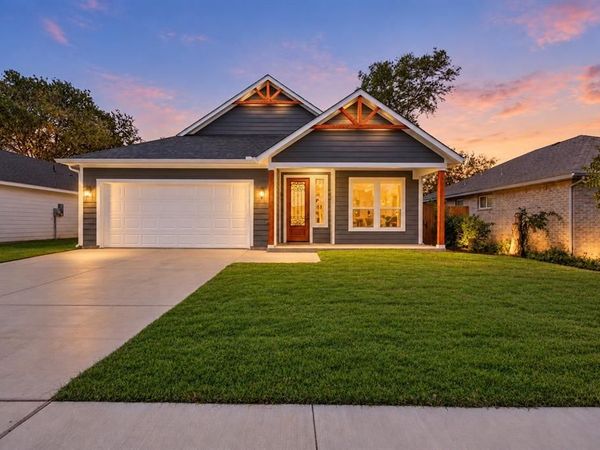 602 S Hattie Street , Terrell, TX 75160