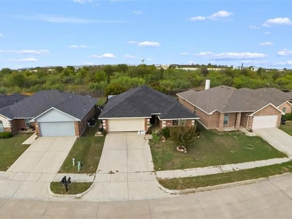 1221 Camden Yard Drive , Burleson, TX 76028