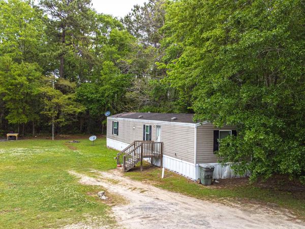 15 Locust St , Andrews, SC 29510