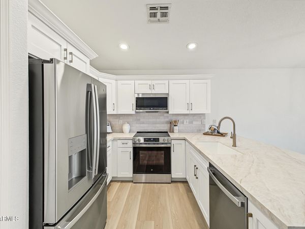 4528 E STRAWBERRY Drive, Gilbert, AZ 85298