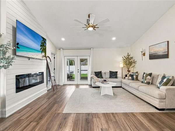 10208 Shade Tree CT , BONITA SPRINGS, FL 34135