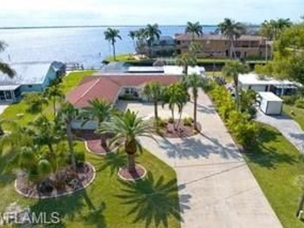 1757 Seafan CIR , NORTH FORT MYERS, FL 33903