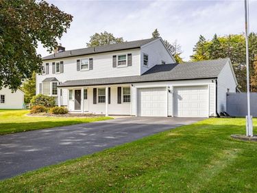 611 Bending Bough Drive, Webster, NY 14580