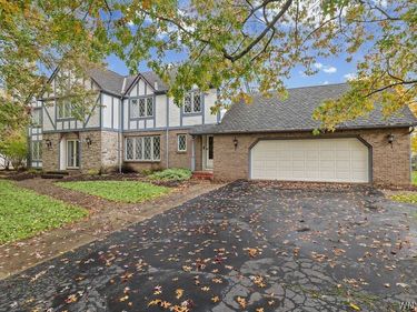 70 Stonybrook Lane , Buffalo, NY 14221
