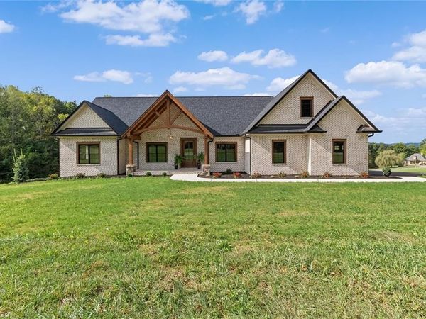 113 Stonecroft Road, Mount Airy, NC 27030