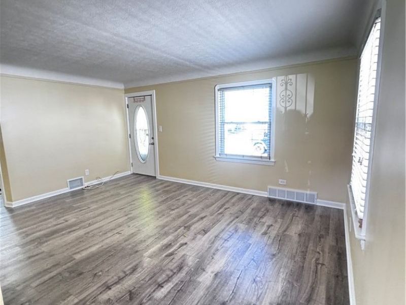 11801 Kensington Avenue, Cleveland, OH 44111 Photo 13