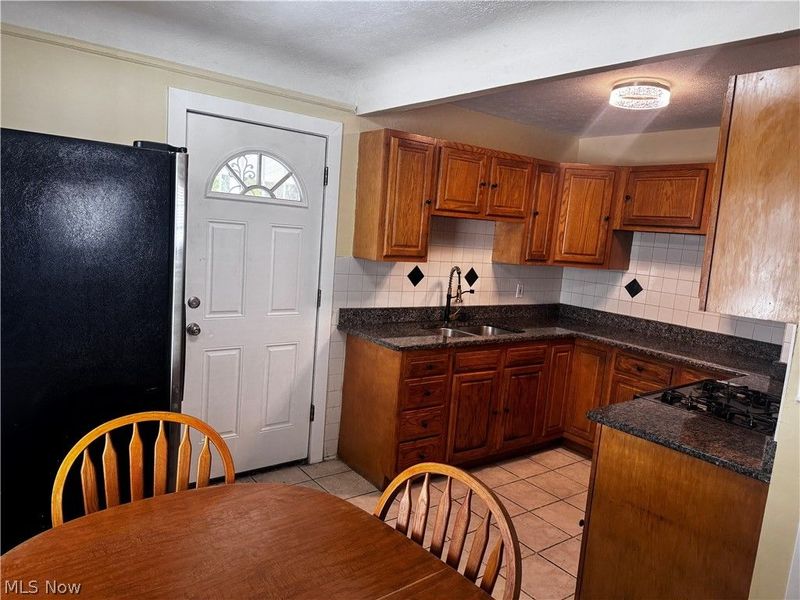 11801 Kensington Avenue, Cleveland, OH 44111 Photo 16