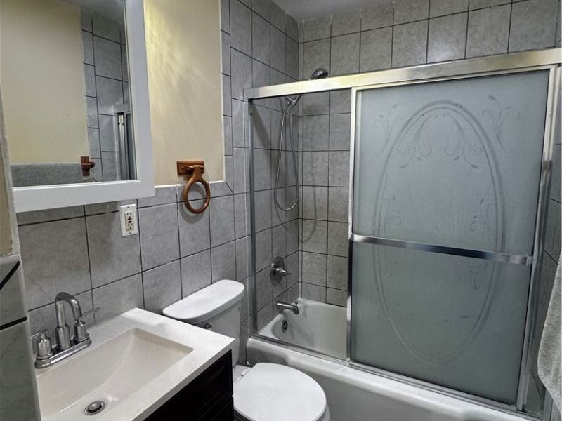 11801 Kensington Avenue, Cleveland, OH 44111 Photo 25