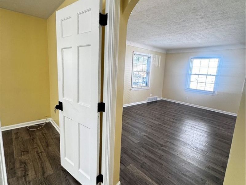 11801 Kensington Avenue, Cleveland, OH 44111 Photo 32