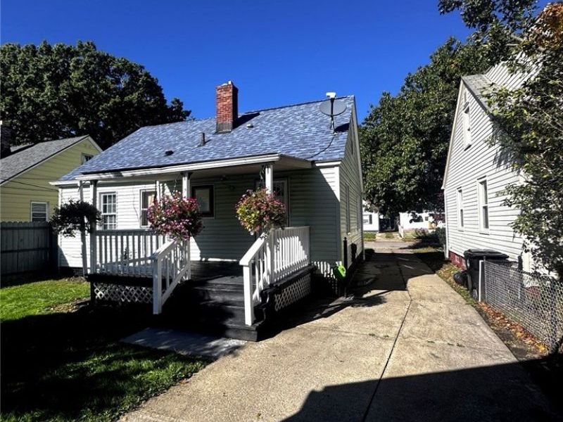 11801 Kensington Avenue, Cleveland, OH 44111 Photo 4