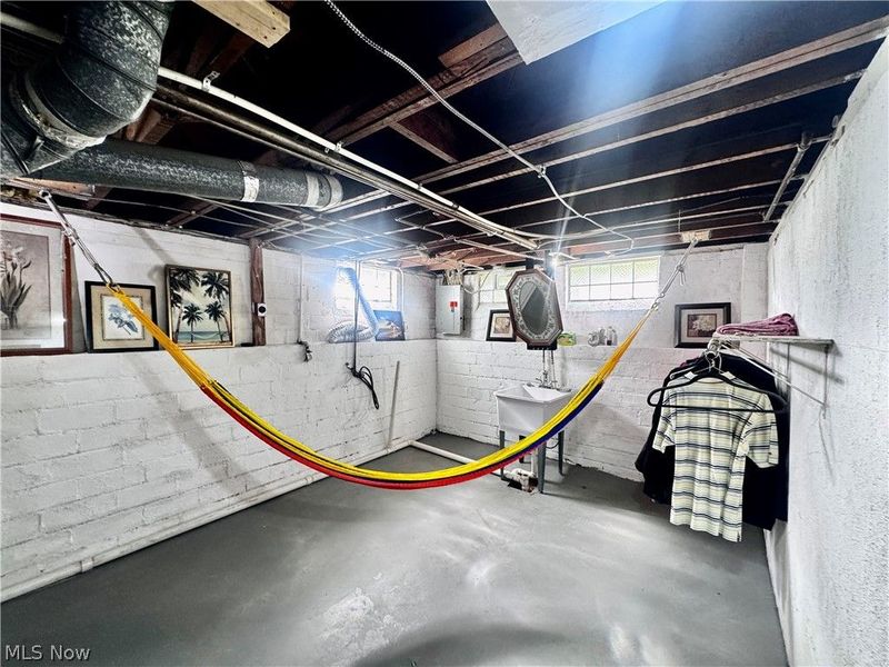 11801 Kensington Avenue, Cleveland, OH 44111 Photo 40