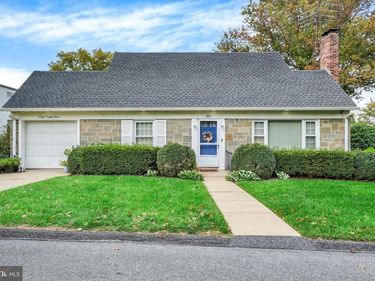 887 CLEARMOUNT ROAD , YORK, PA 17403