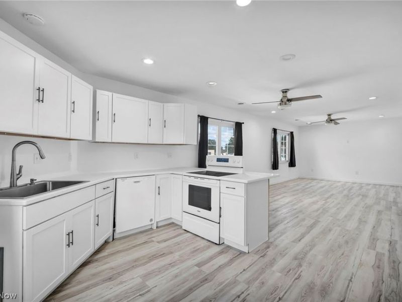 5393 Pearl Avenue , Parma, OH 44129 Photo 6