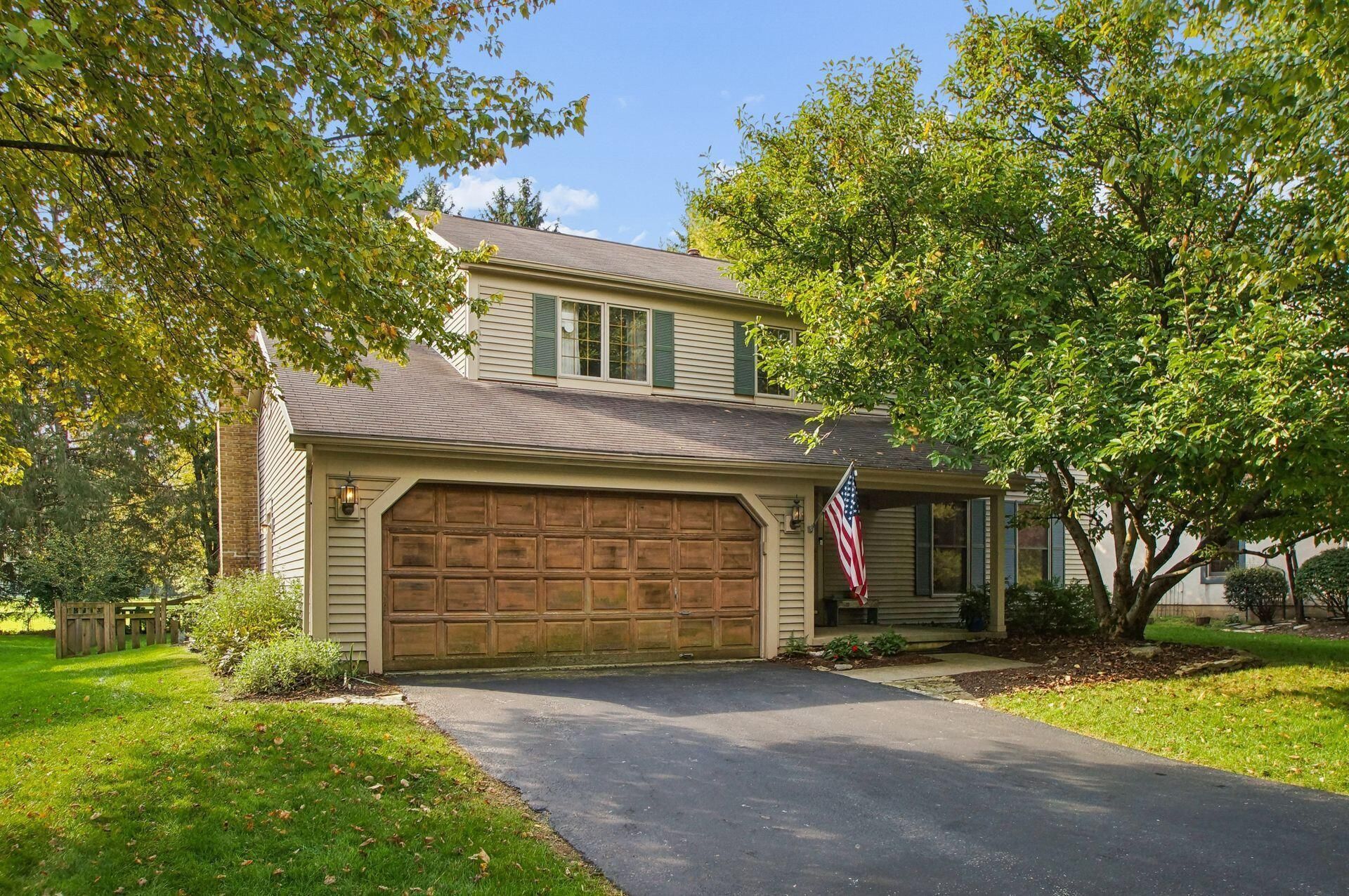 1975 Thistlewood Court, Columbus, OH 43235 Main Photo