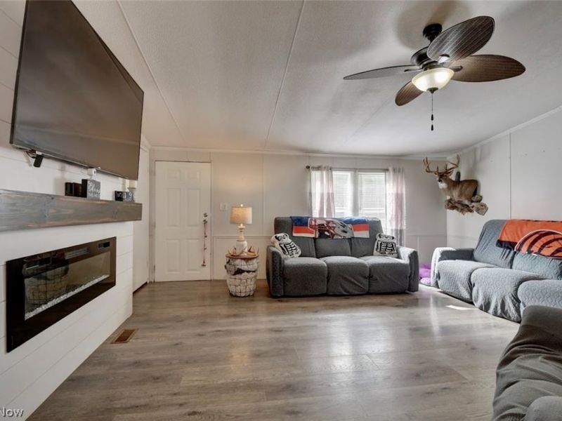 6791 Tracy Rd SE, Uhrichsville, OH 44683 Photo 5