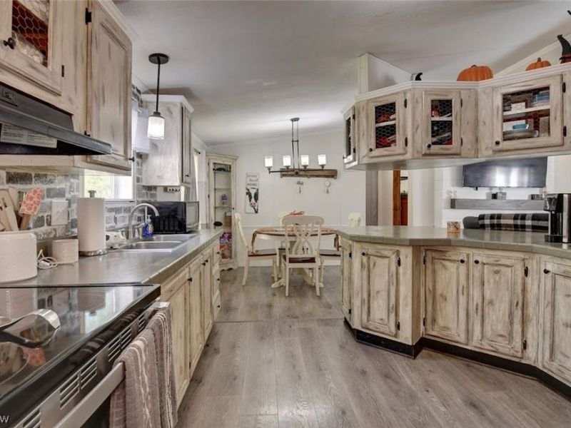 6791 Tracy Rd SE, Uhrichsville, OH 44683 Photo 7
