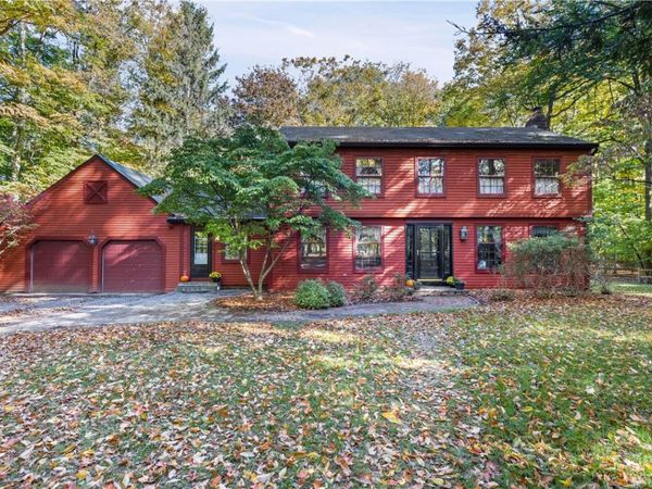 562 W Bloomfield Road, Pittsford, NY 14534