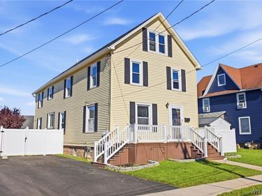 15 Freeman Avenue , Middleport, NY 14105