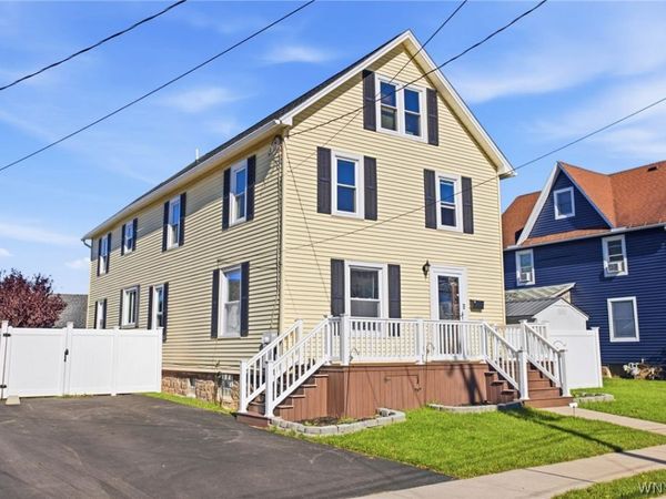 15 Freeman Avenue , Middleport, NY 14105