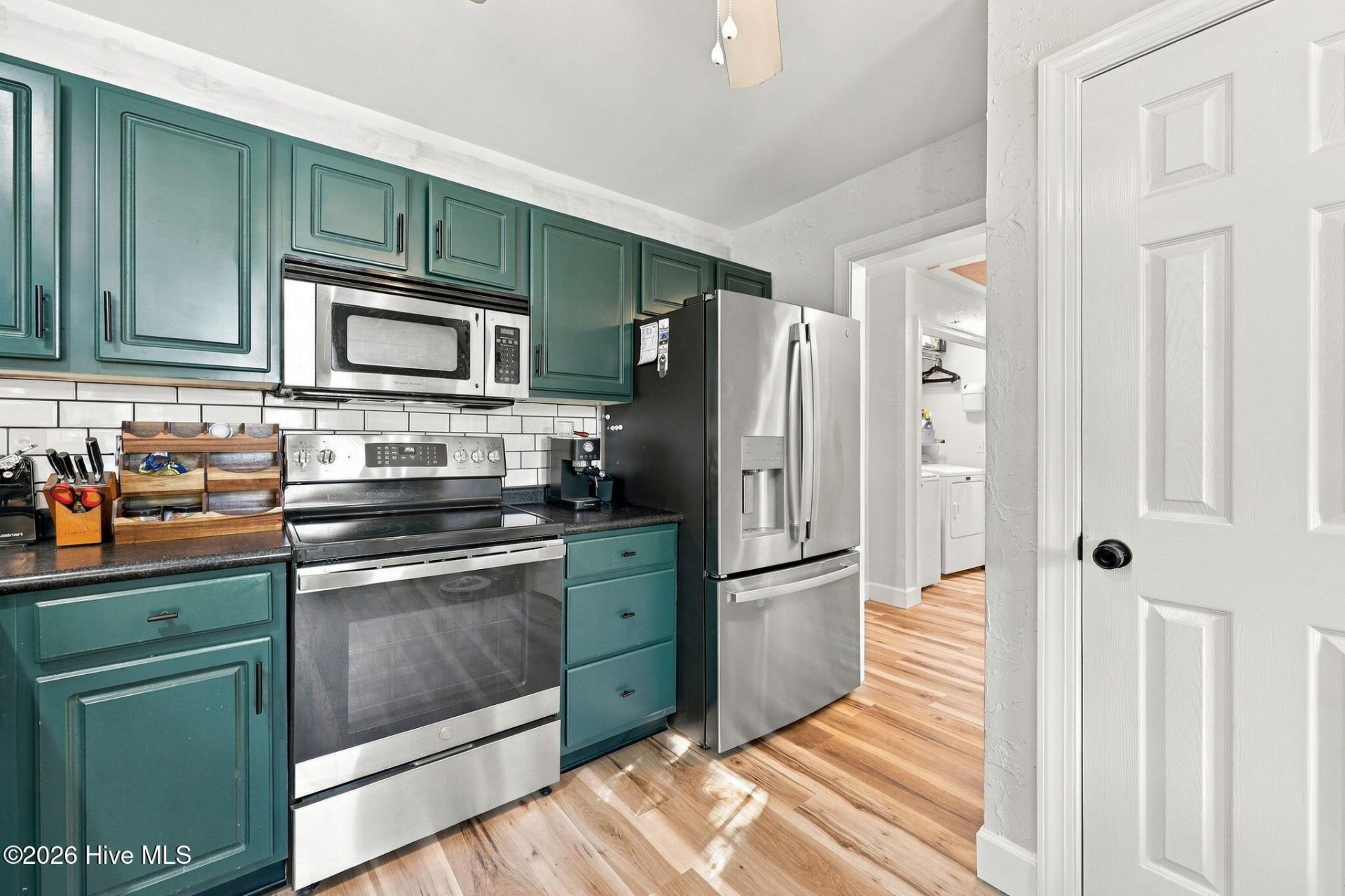 208 John Avenue  Photo 10