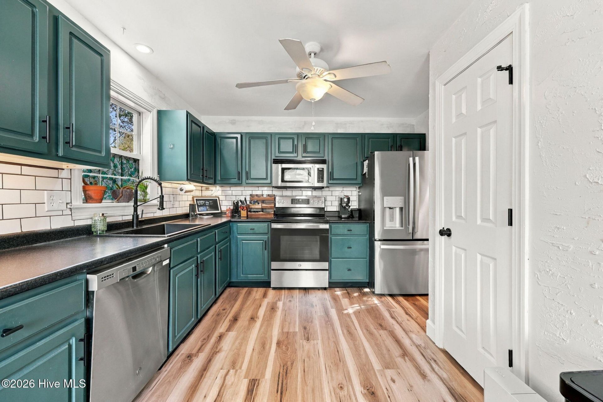 208 John Avenue  Photo 11
