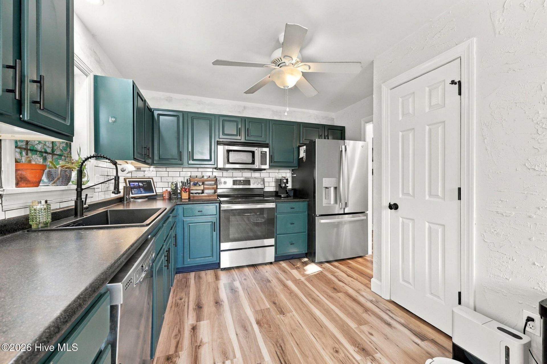 208 John Avenue  Photo 12