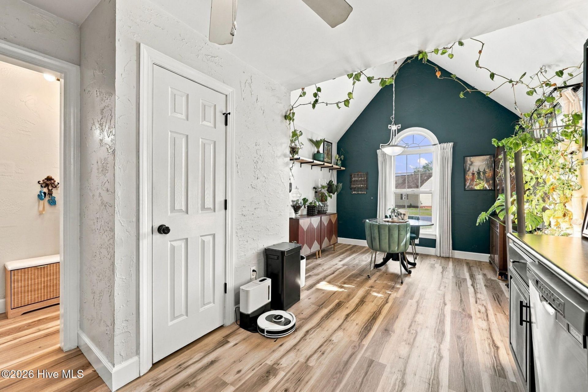 208 John Avenue  Photo 13