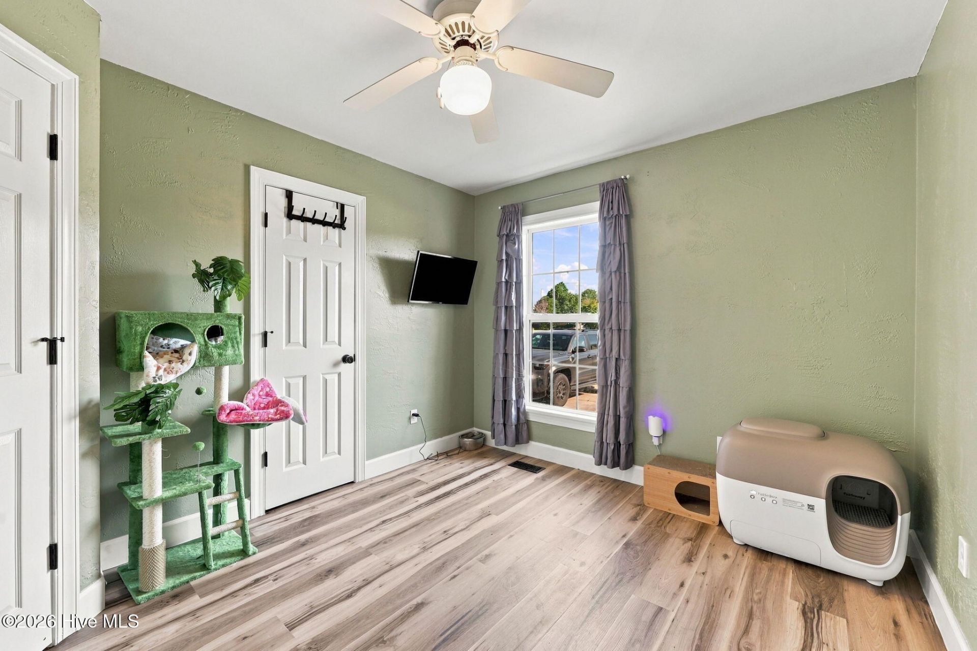 208 John Avenue  Photo 20