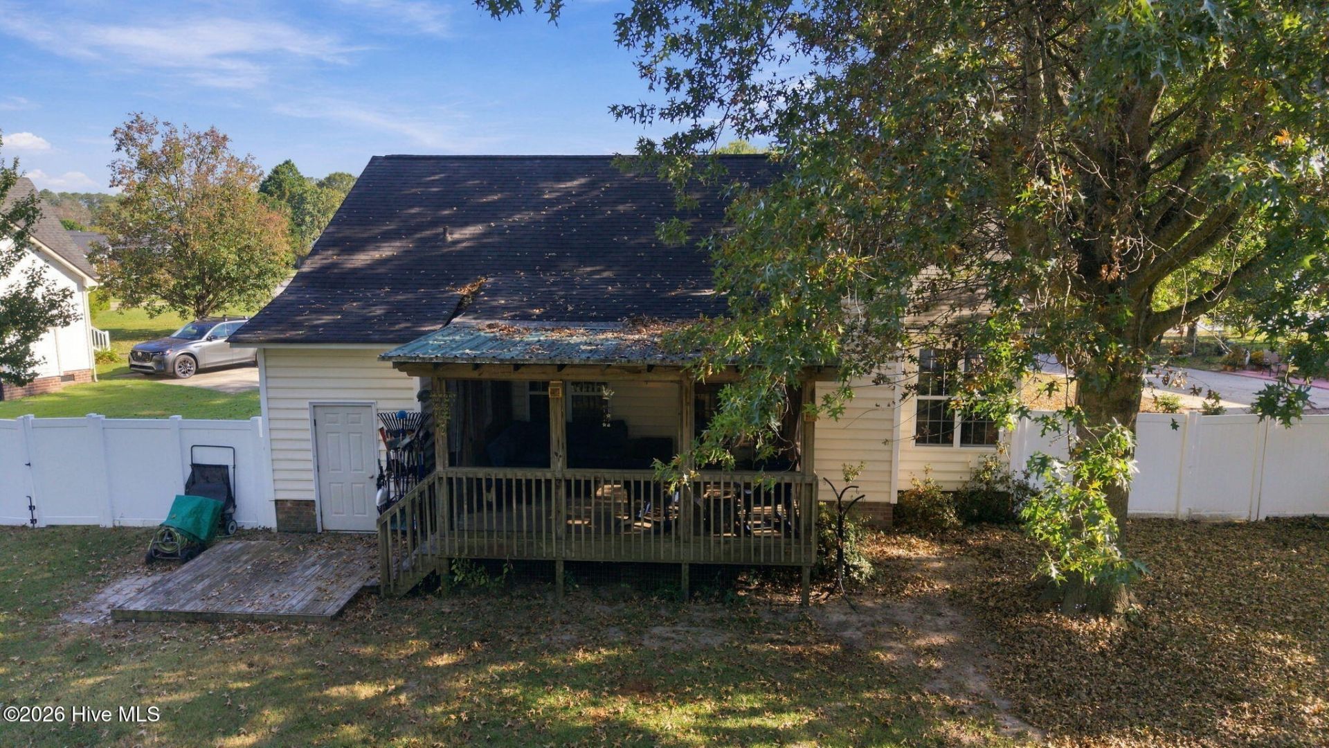 208 John Avenue  Photo 43
