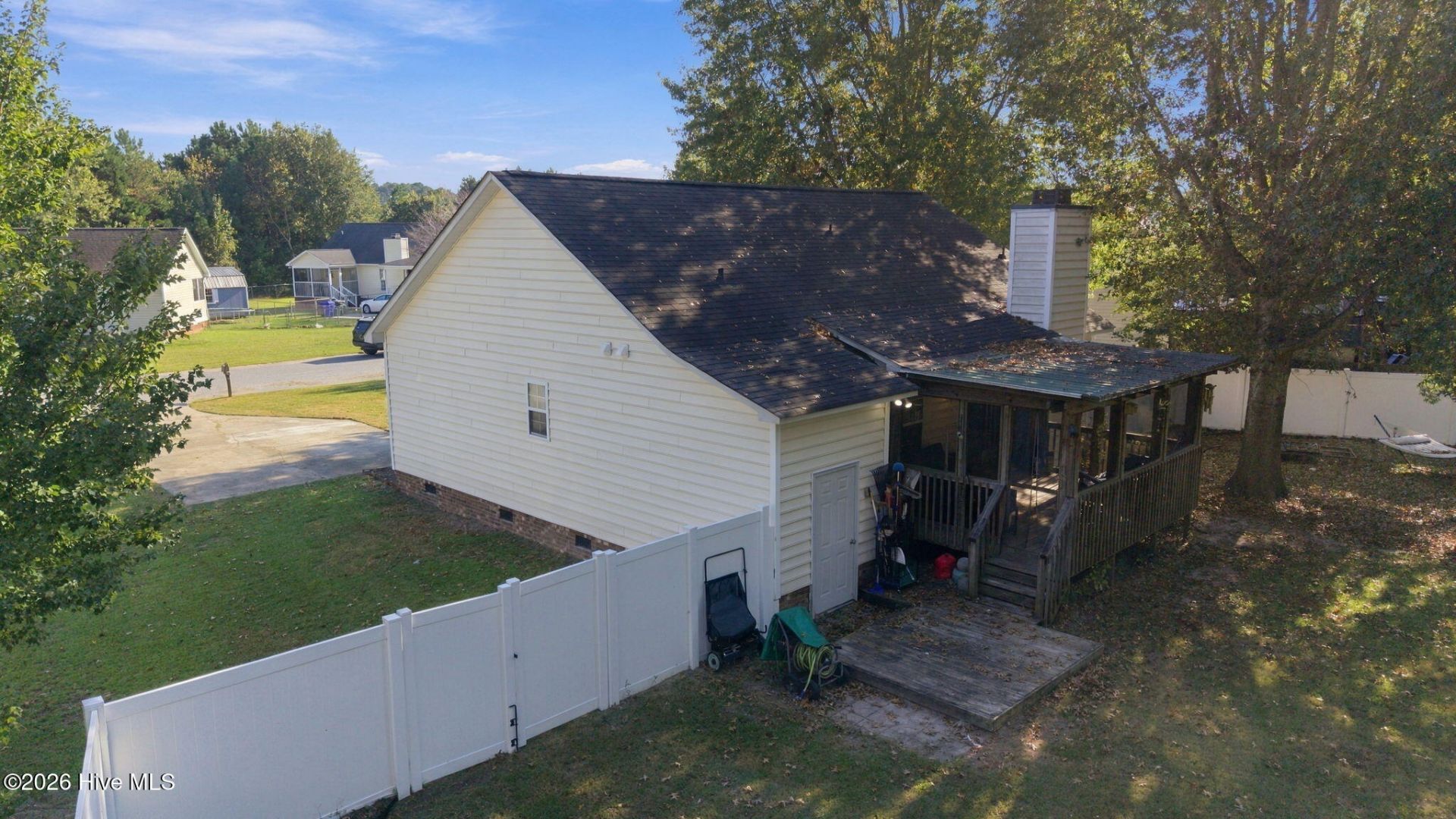 208 John Avenue  Photo 44