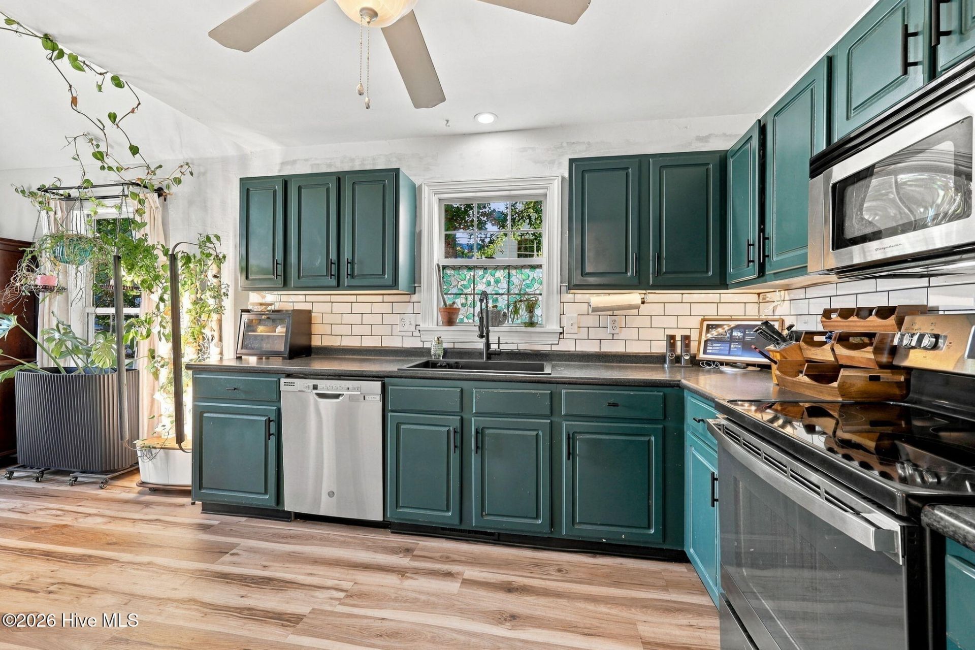 208 John Avenue  Photo 8