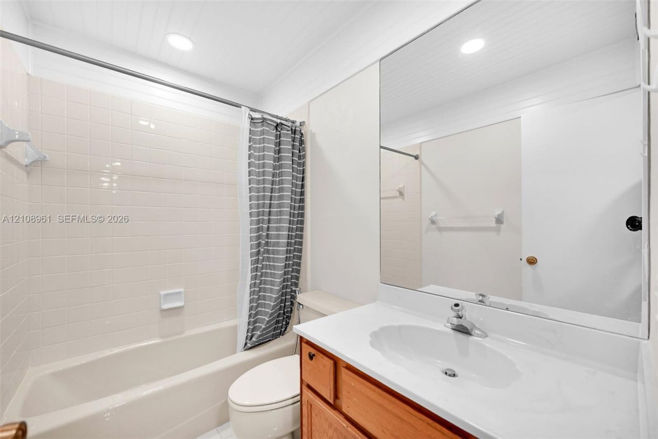 1750 NE 39th Ct, Unit 803, Pompano Beach, FL 33064 Photo