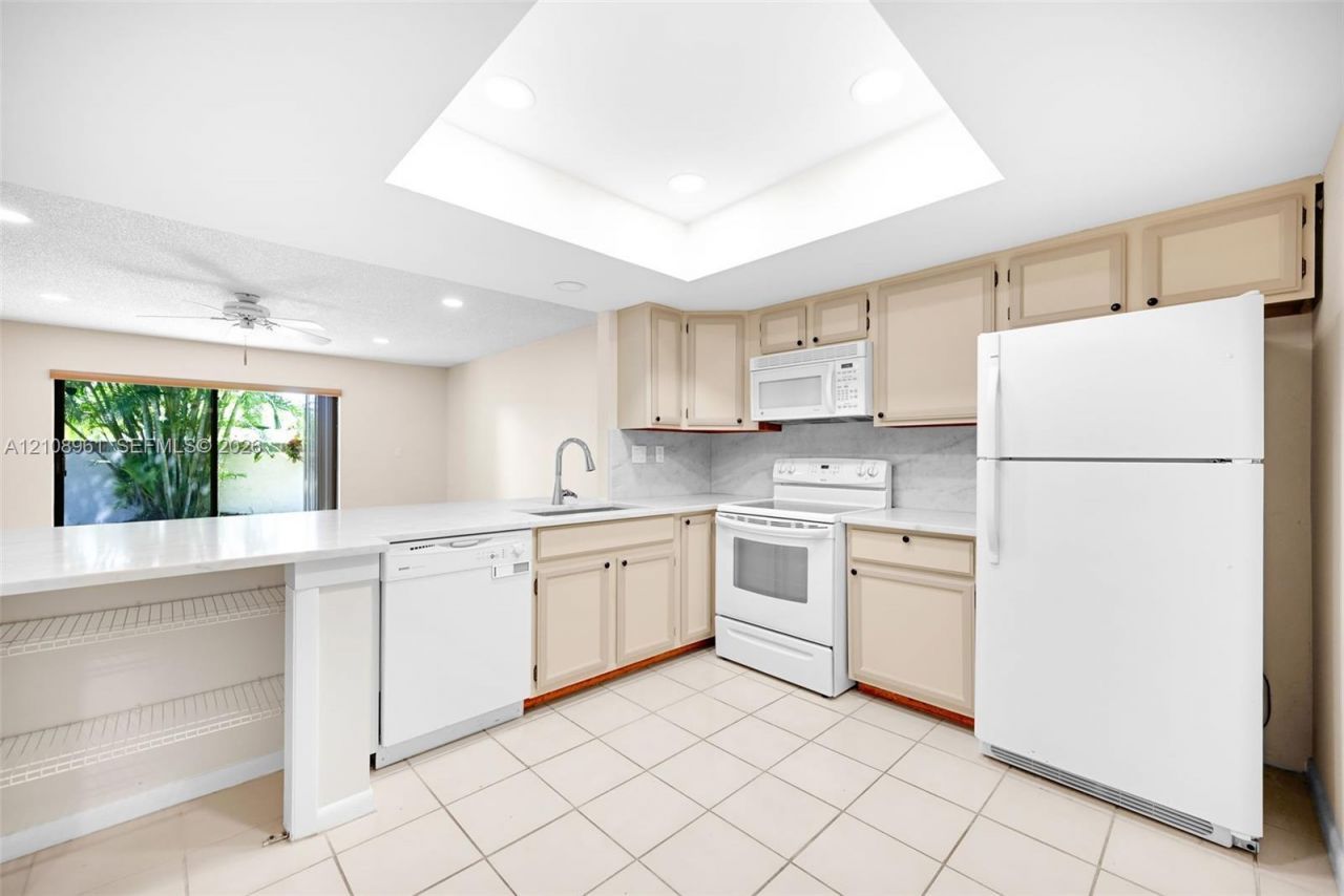 1750 NE 39th Ct, Unit 803, Pompano Beach, FL 33064 Photo