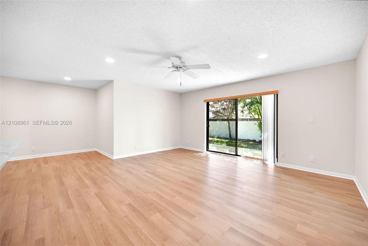 1750 NE 39th Ct, Unit 803, Pompano Beach, FL 33064 Photo