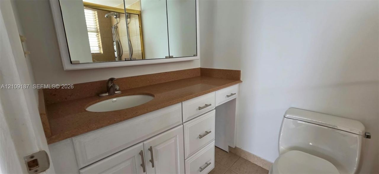 6039 Collins Ave, Unit 1625, Miami Beach, FL 33140 Photo