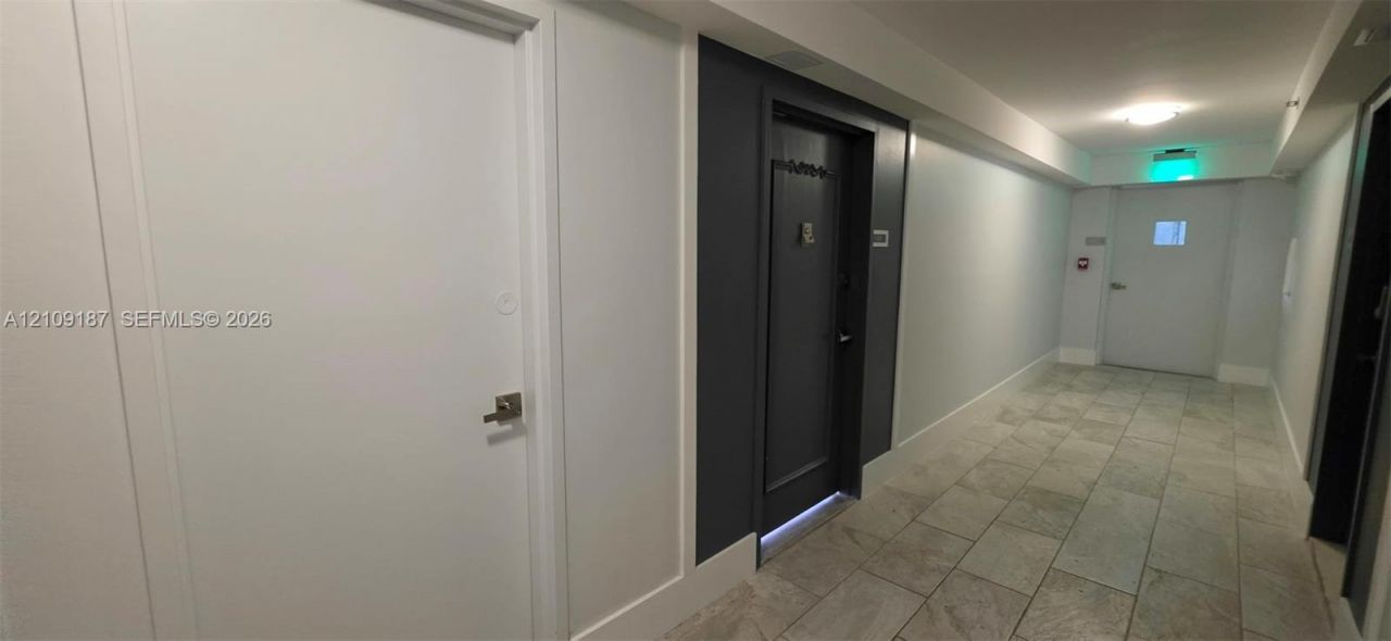6039 Collins Ave, Unit 1625, Miami Beach, FL 33140 Photo