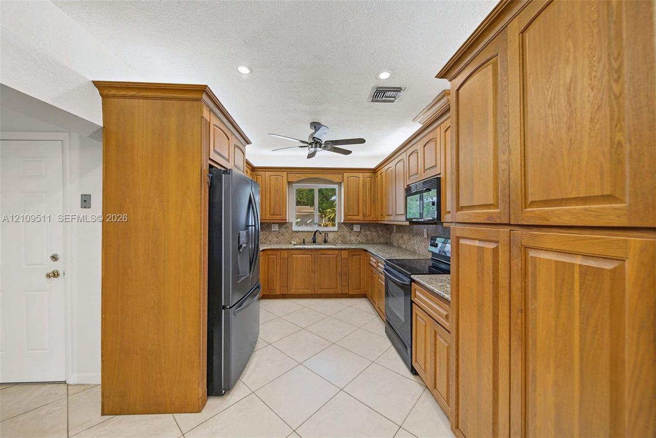 6260 Rose Ter, Plantation, FL 33317 Photo