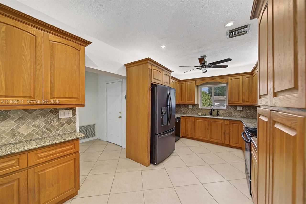 6260 Rose Ter, Plantation, FL 33317 Photo